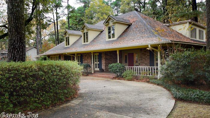 17 Elm Woods Circle, Pine Bluff, AR 71603