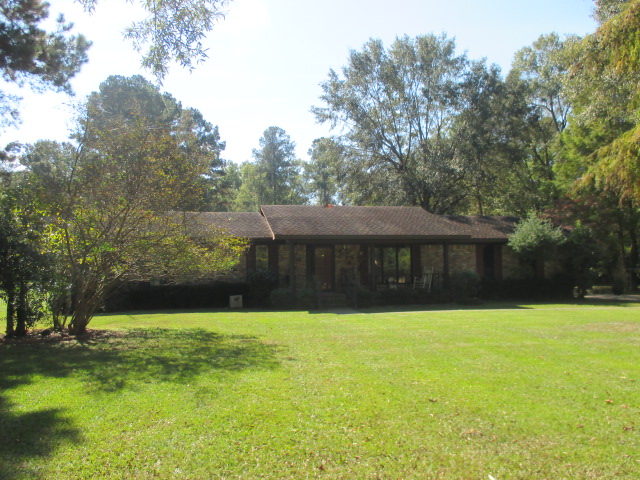 2041 Omega, Camden, AR 71701