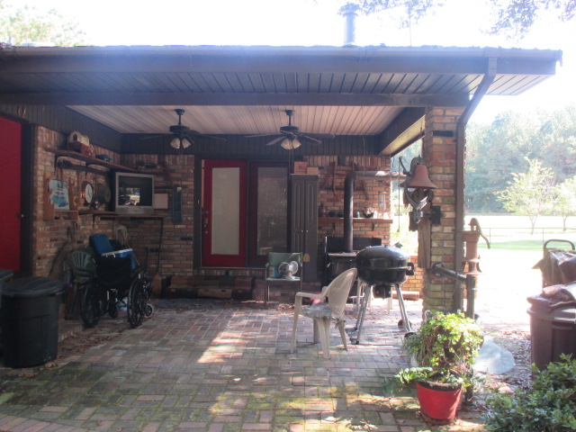 2041 Omega, Camden, AR 71701