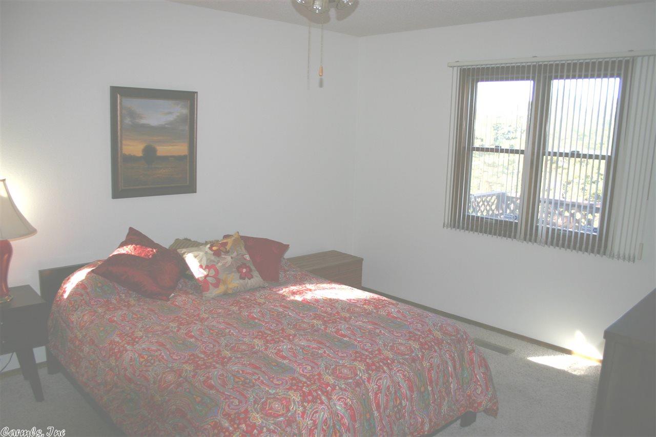 2 Balenciaga Way, Hot Springs Village, AR 71909