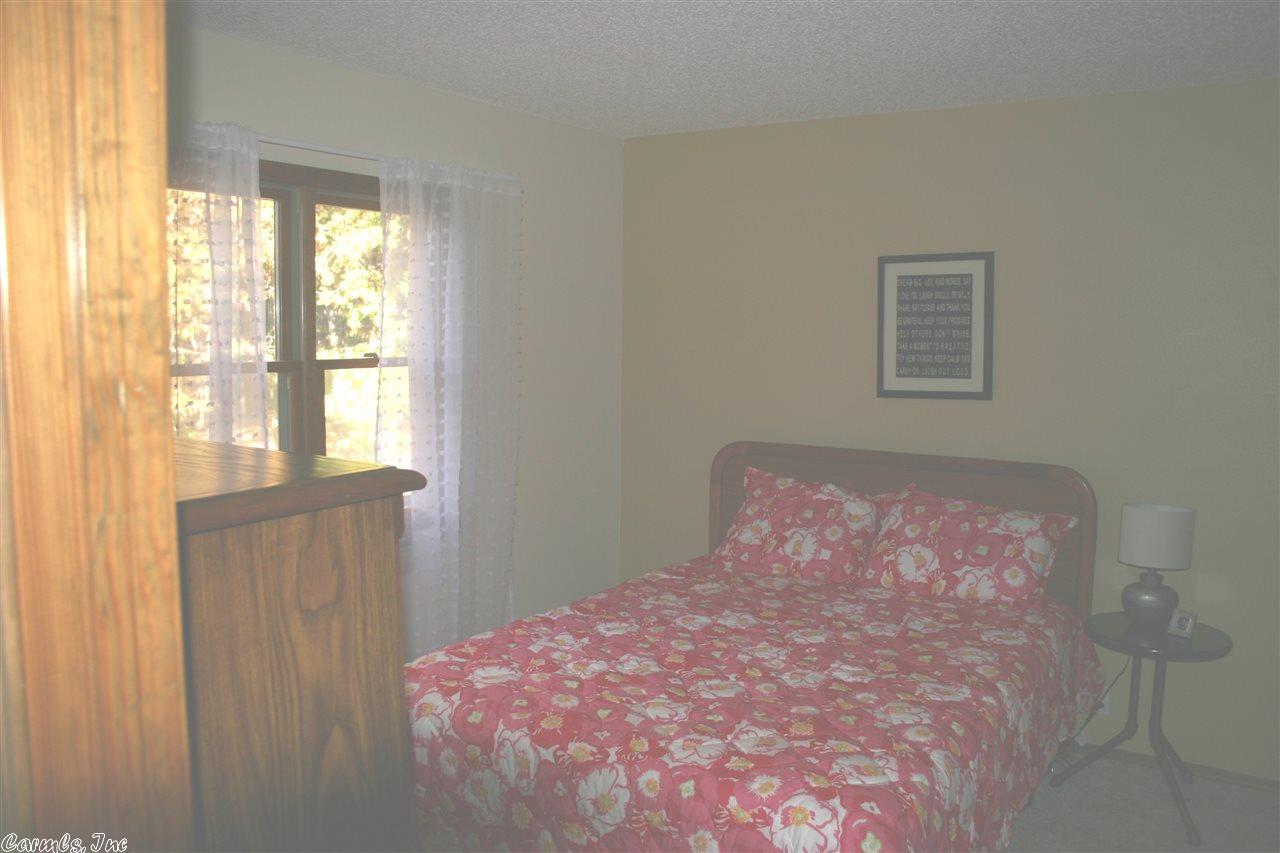 2 Balenciaga Way, Hot Springs Village, AR 71909