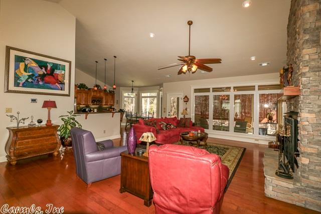 33 Fonsagrada Circle, Hot Springs Village, AR 71909