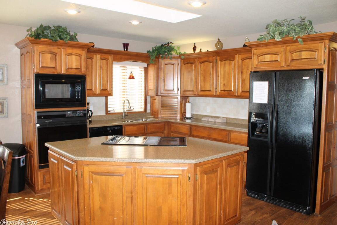 30 Reata Way, Hot Springs Village, AR 71909