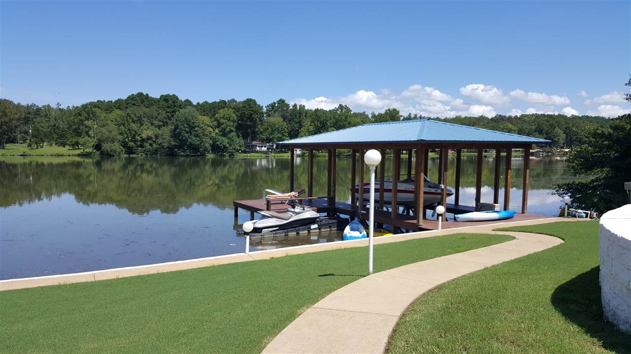 203 CANDLEWOOD LN, Hot Springs, AR 71913