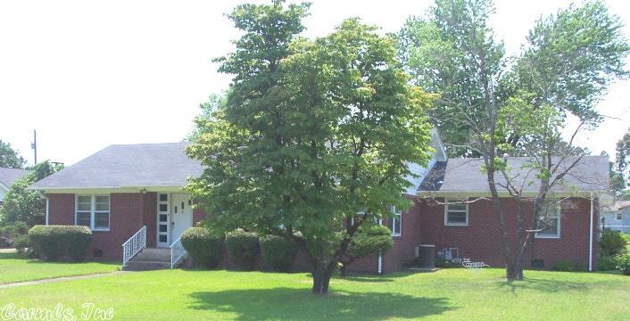 1101 S Reine Street, Mena, AR 71953
