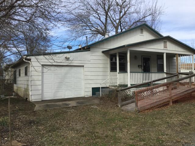 1121 Reeves AveMena, AR, 71953Polk County