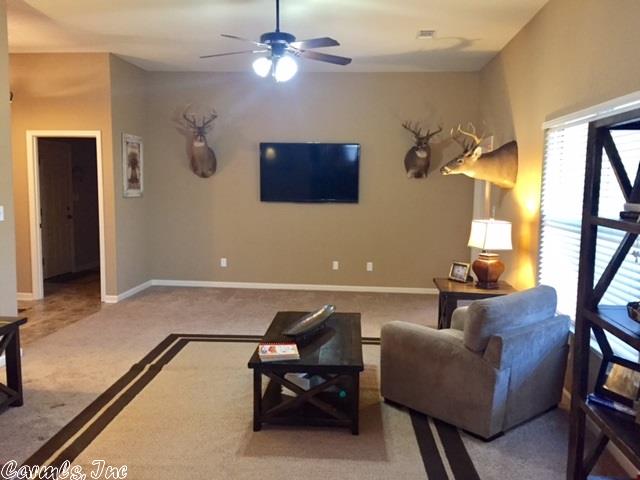 1132 Meadows Dr, Benton, AR 72019