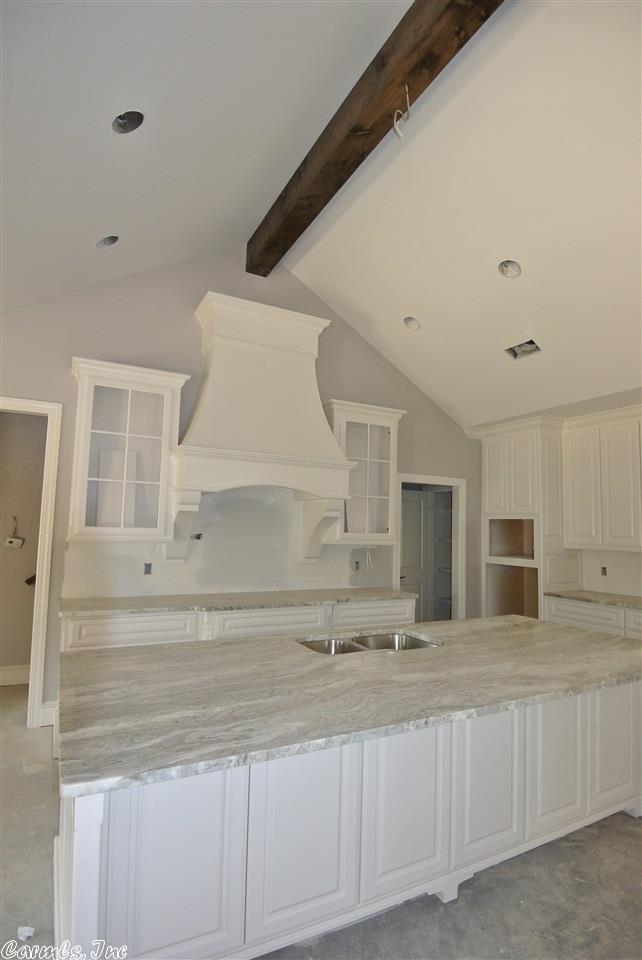 8100 Northshore Cv, Benton, AR 72019