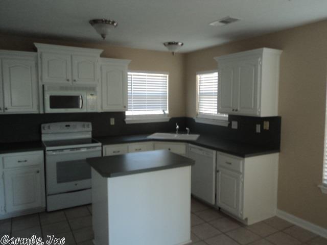 31 Applewood Dr, Cabot, AR 72023