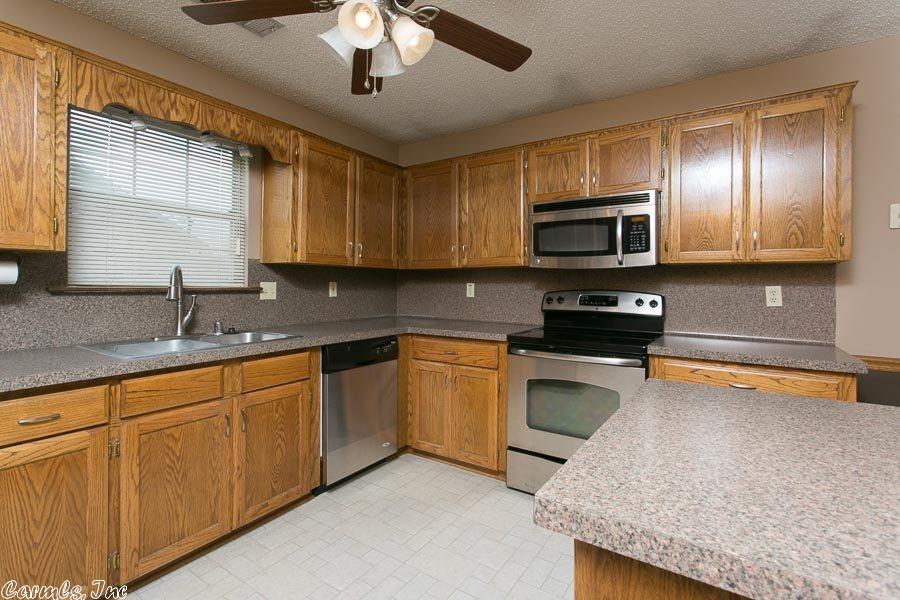 12 Red Oak, Cabot, AR 72023