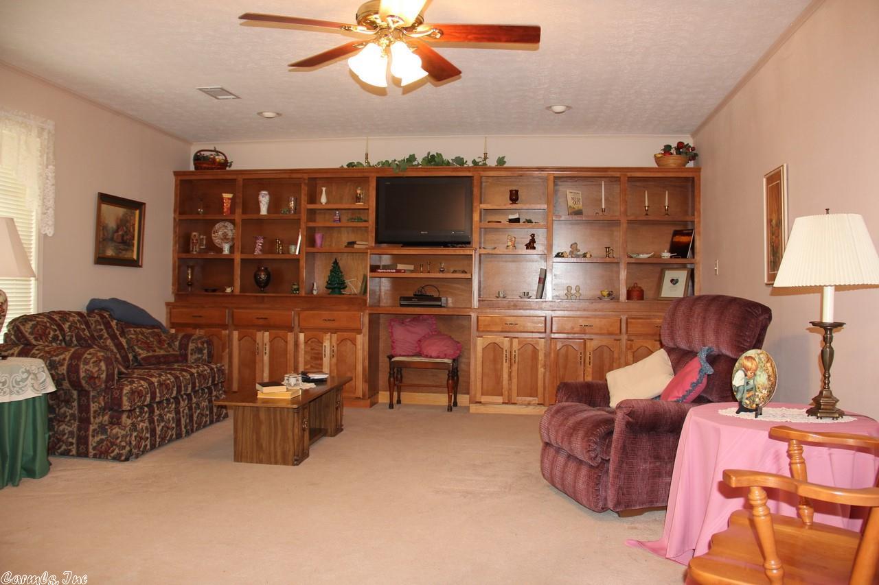 160 Lee Street, Clinton, AR 72031