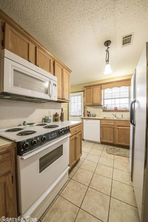 8 A&B Dakota Lane, Conway, AR 72032