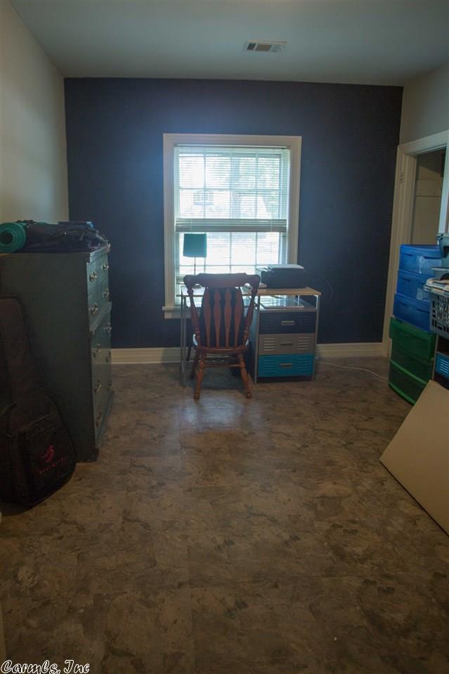2036 Prince, Conway, AR 72034
