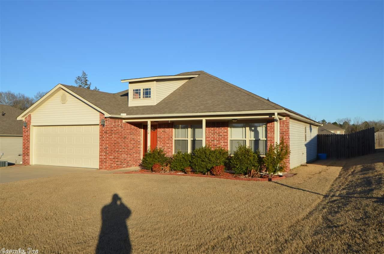 3610 Treetop Circle, Conway, AR 72034