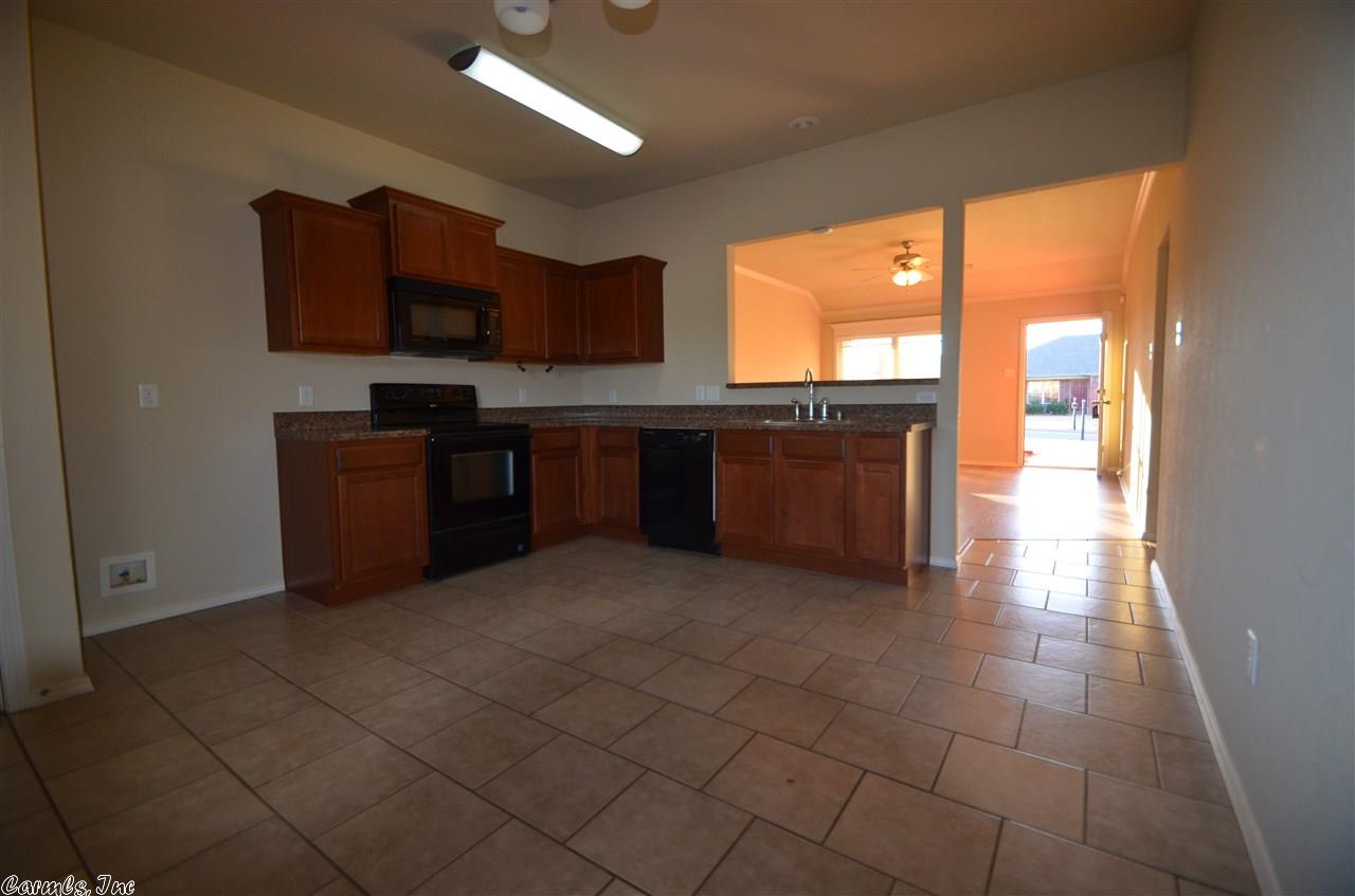3610 Treetop Circle, Conway, AR 72034
