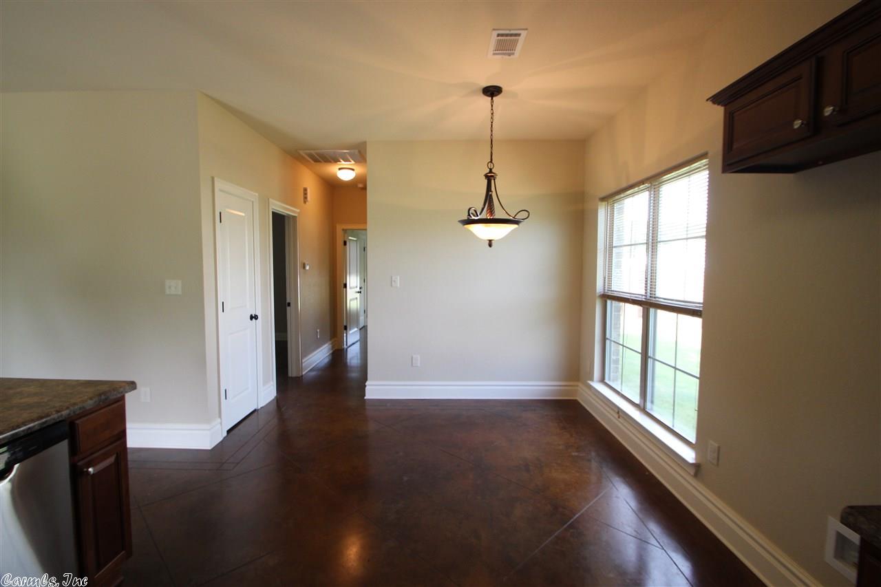 1 Wallace Way, Vilonia, AR 72034