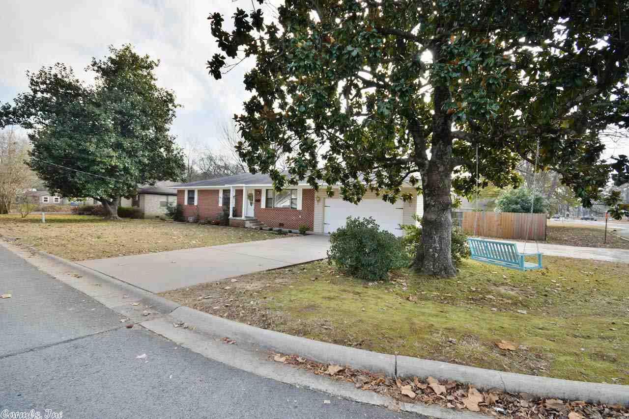 2159 Hickory Street, Conway, AR 72034