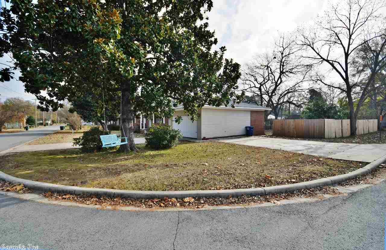2159 Hickory Street, Conway, AR 72034