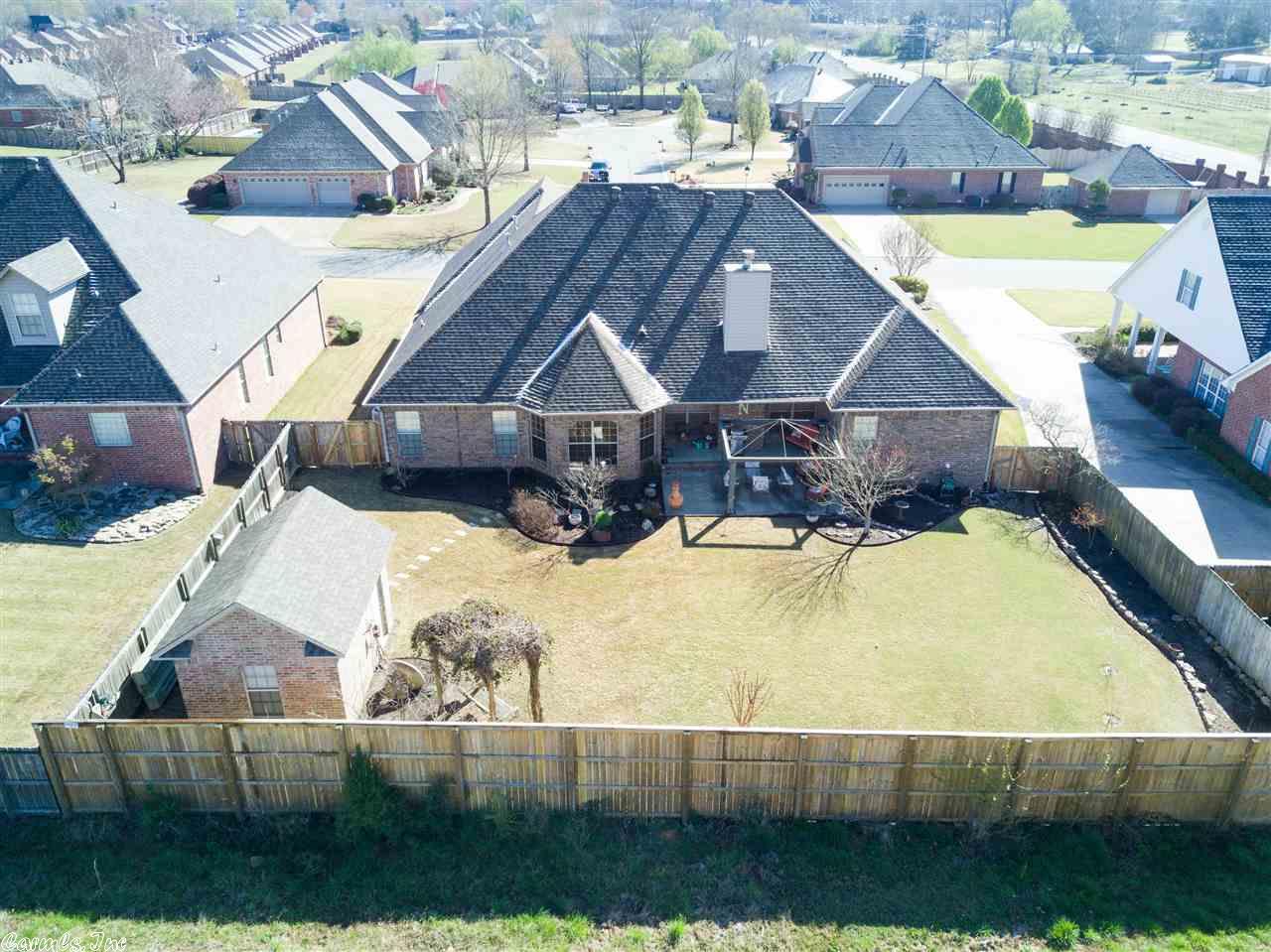 1515 Summerbrook, Conway, AR 72034
