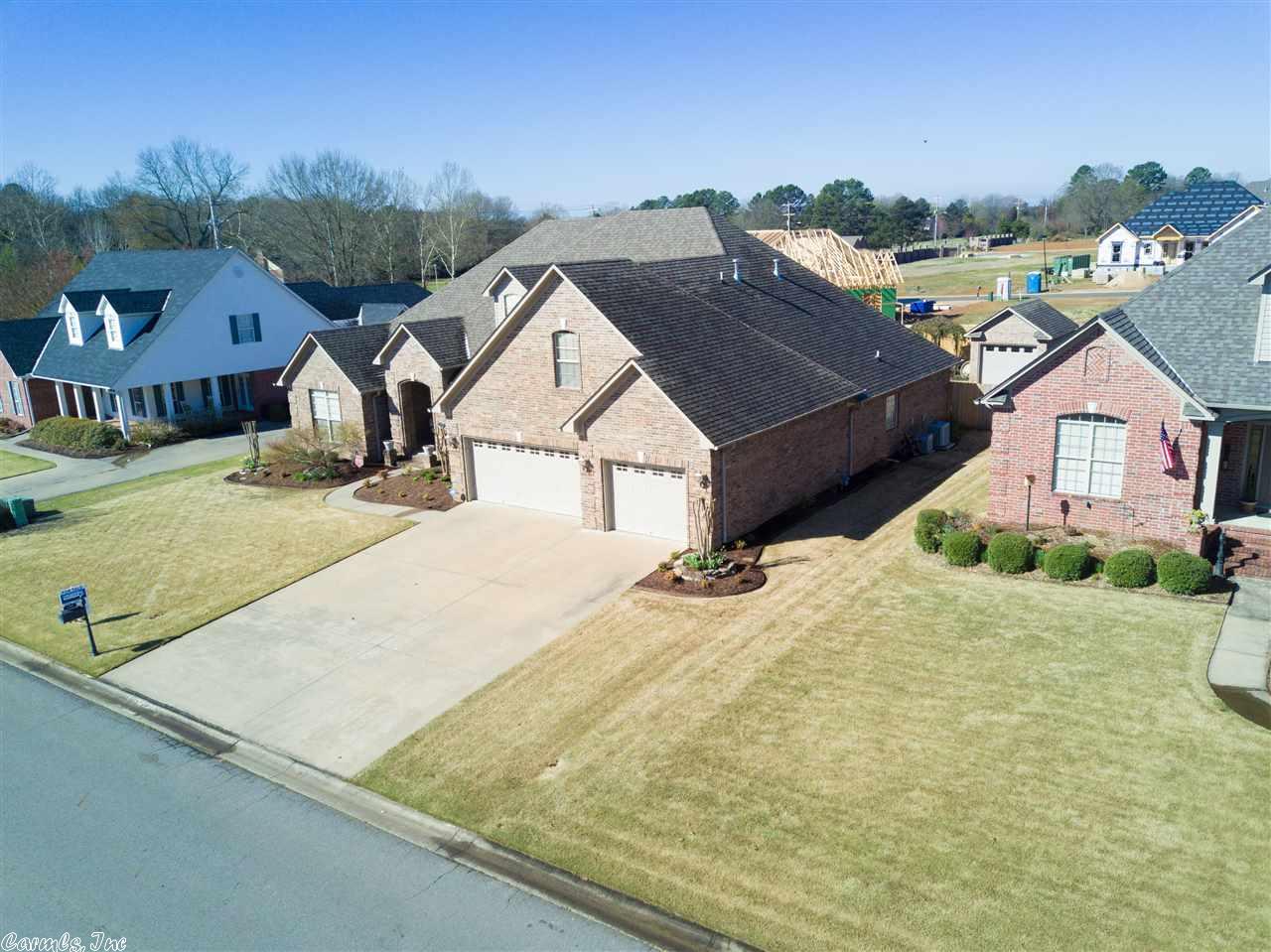 1515 Summerbrook, Conway, AR 72034