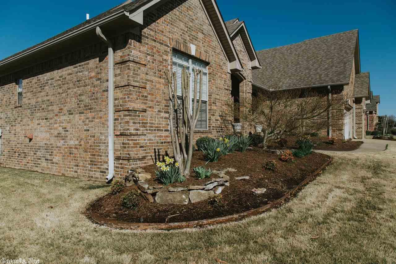 1515 Summerbrook, Conway, AR 72034