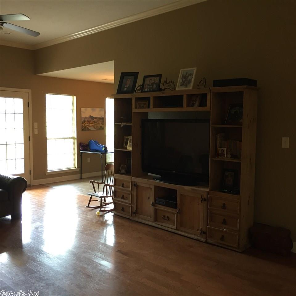 287 Merritt Rd, Greenbrier, AR 72058