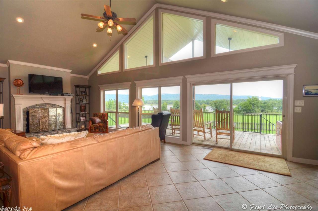 120 Emerald Lane, Greers Ferry, AR 72067