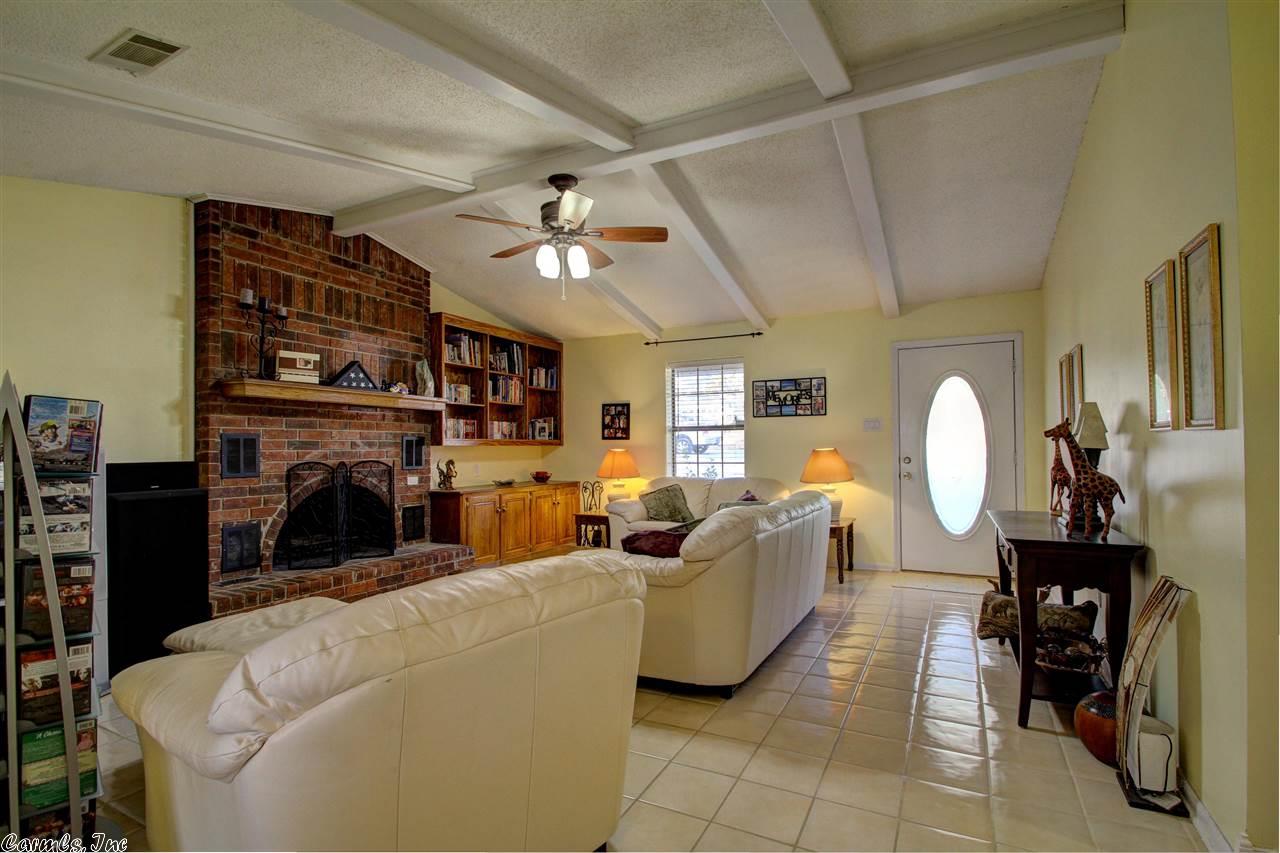 301 Merganzer, Jacksonville, AR 72076