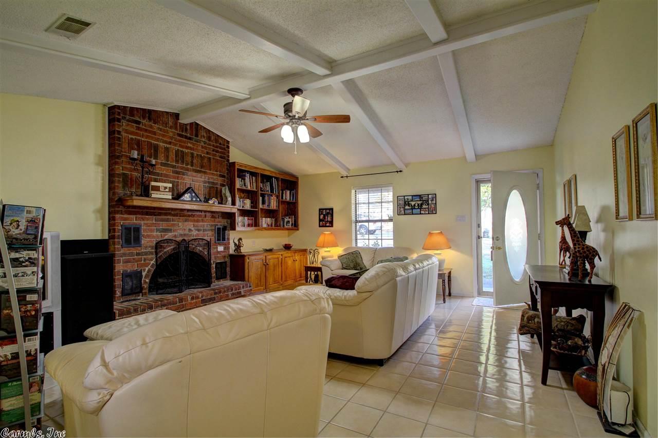 301 Merganzer, Jacksonville, AR 72076