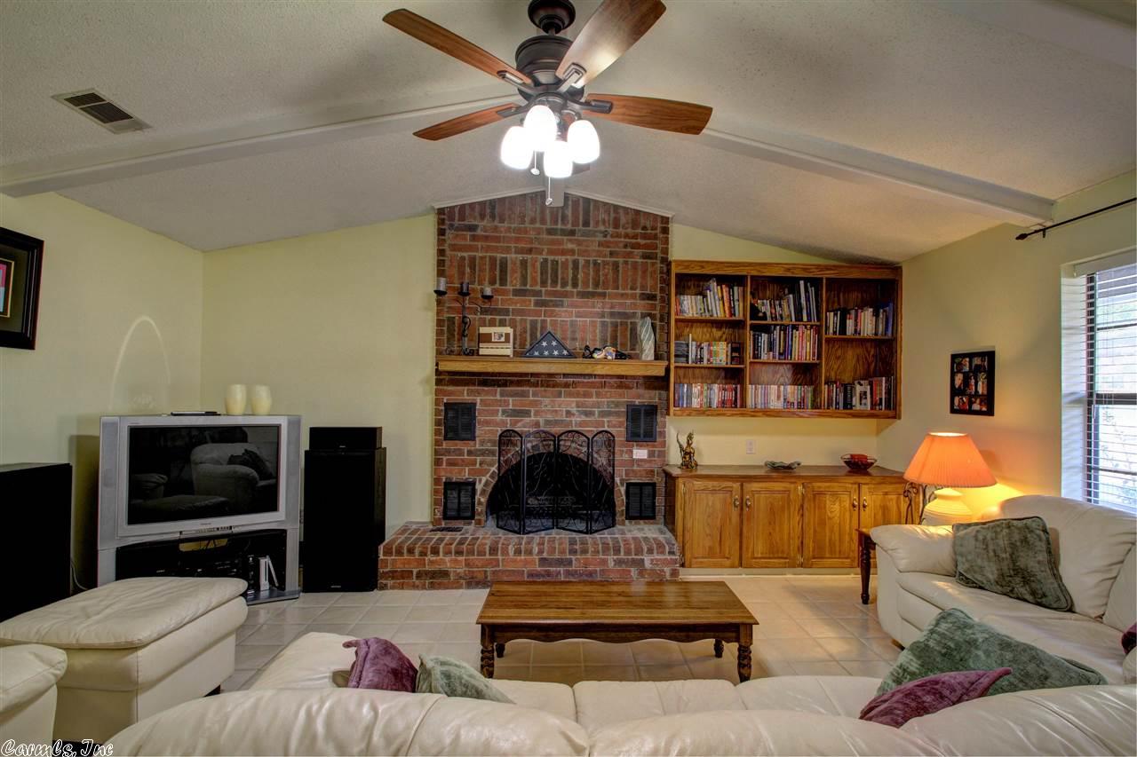 301 Merganzer, Jacksonville, AR 72076