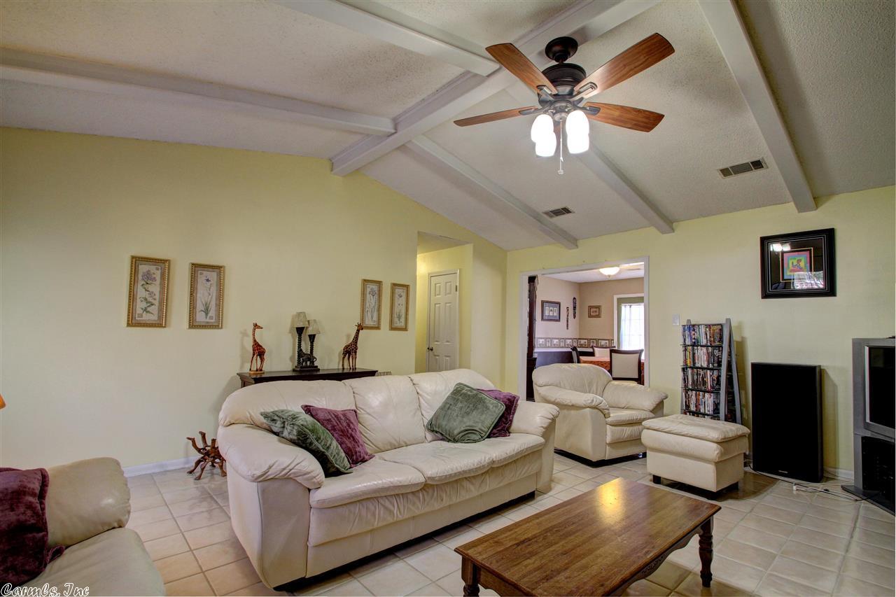 301 Merganzer, Jacksonville, AR 72076
