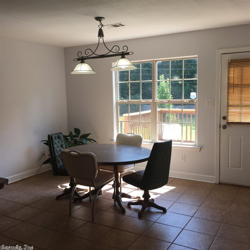 18 N Valley Drive, Jacksonville, AR 72076