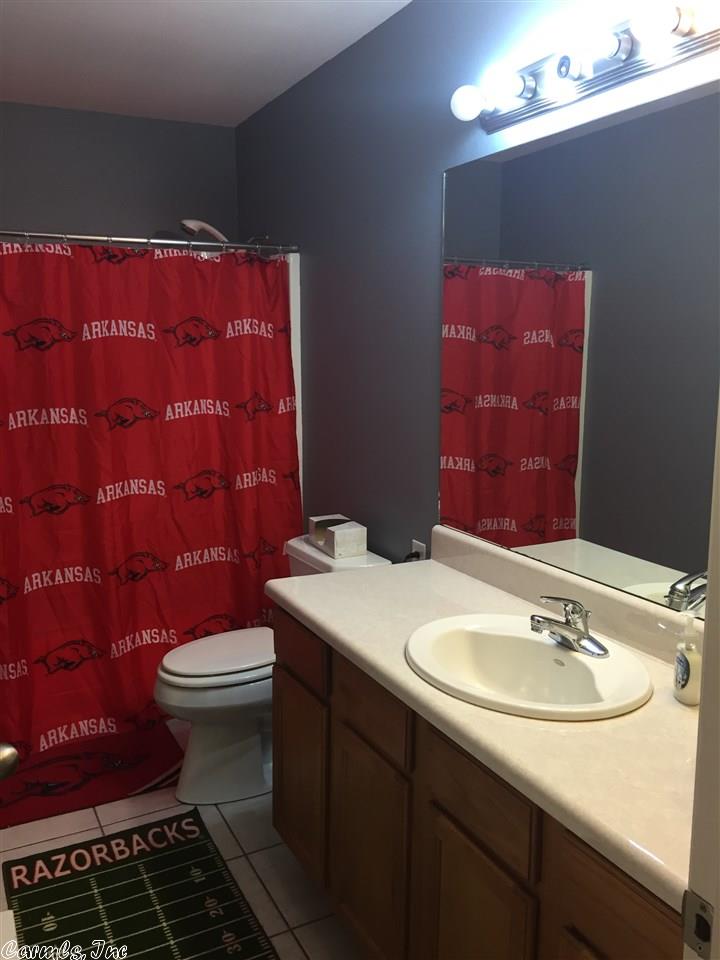 18 N Valley Drive, Jacksonville, AR 72076