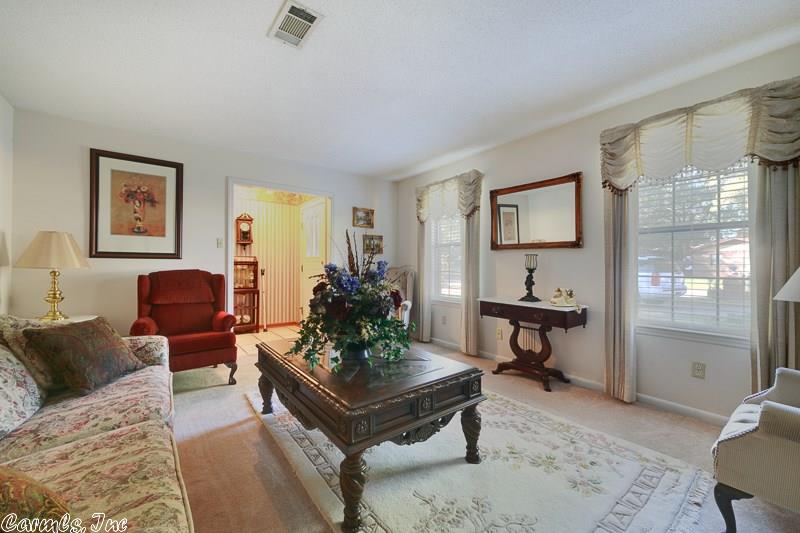 100 Quincy Cove, Jacksonville, AR 72076
