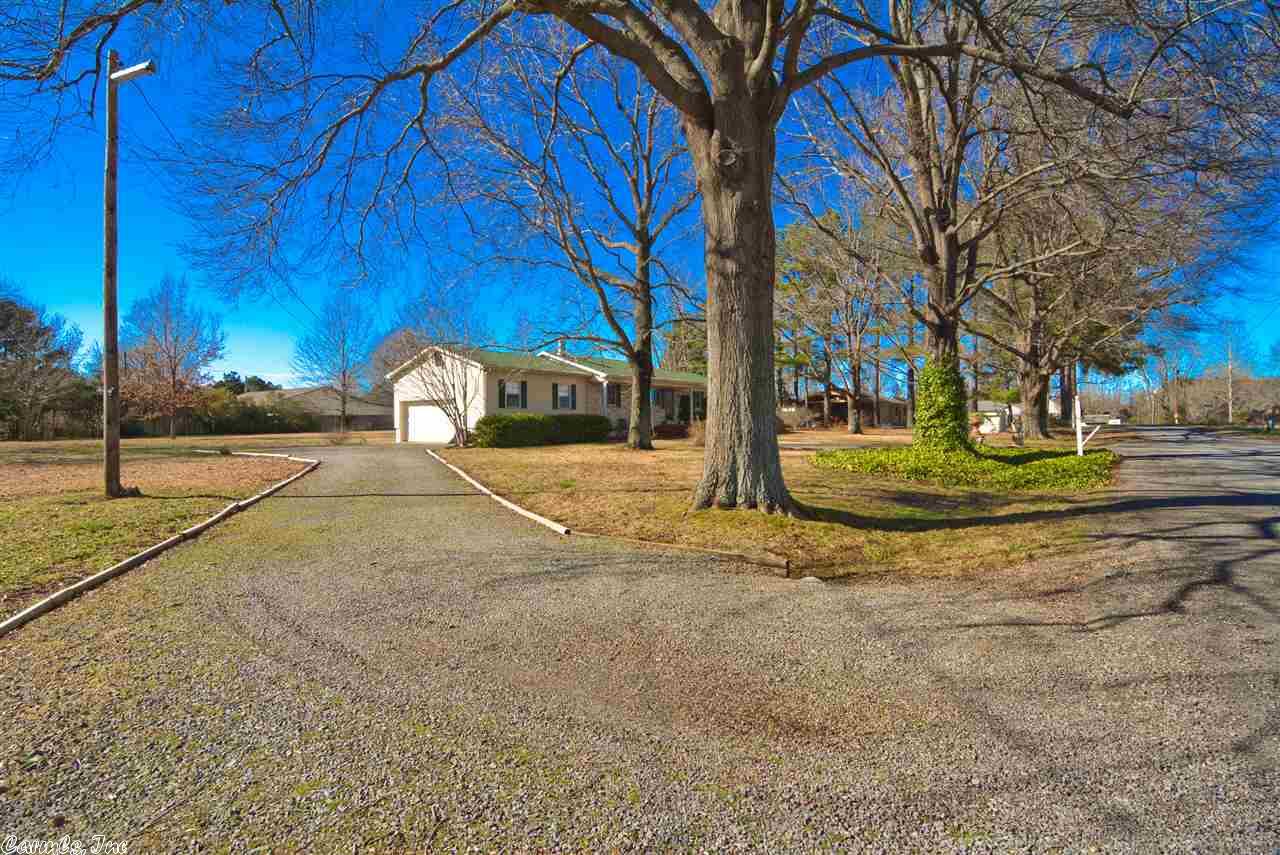 102 Justice Ln, Lonoke, AR 72086