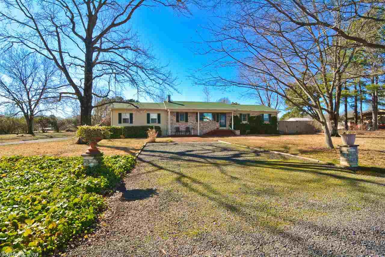 102 Justice Ln, Lonoke, AR 72086