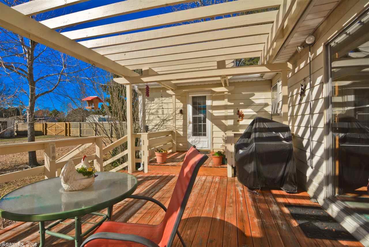 102 Justice Ln, Lonoke, AR 72086