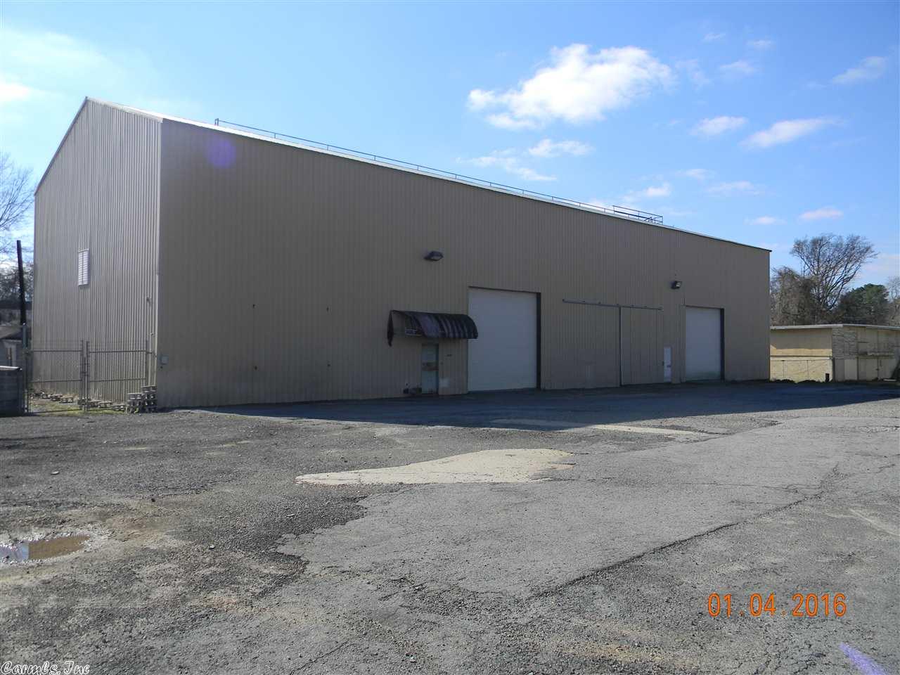 204 W Railroad, Morrilton, AR 72110