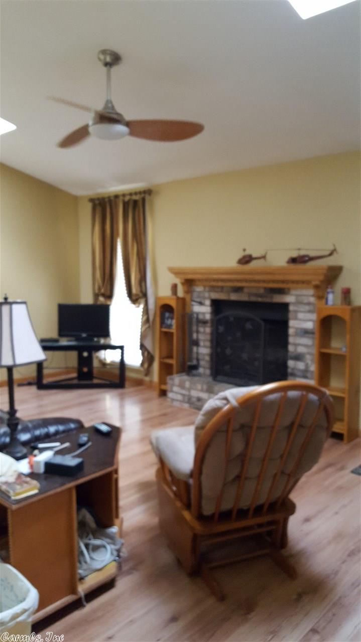 11 Smoking Oaks Drive, Maumelle, AR 72113