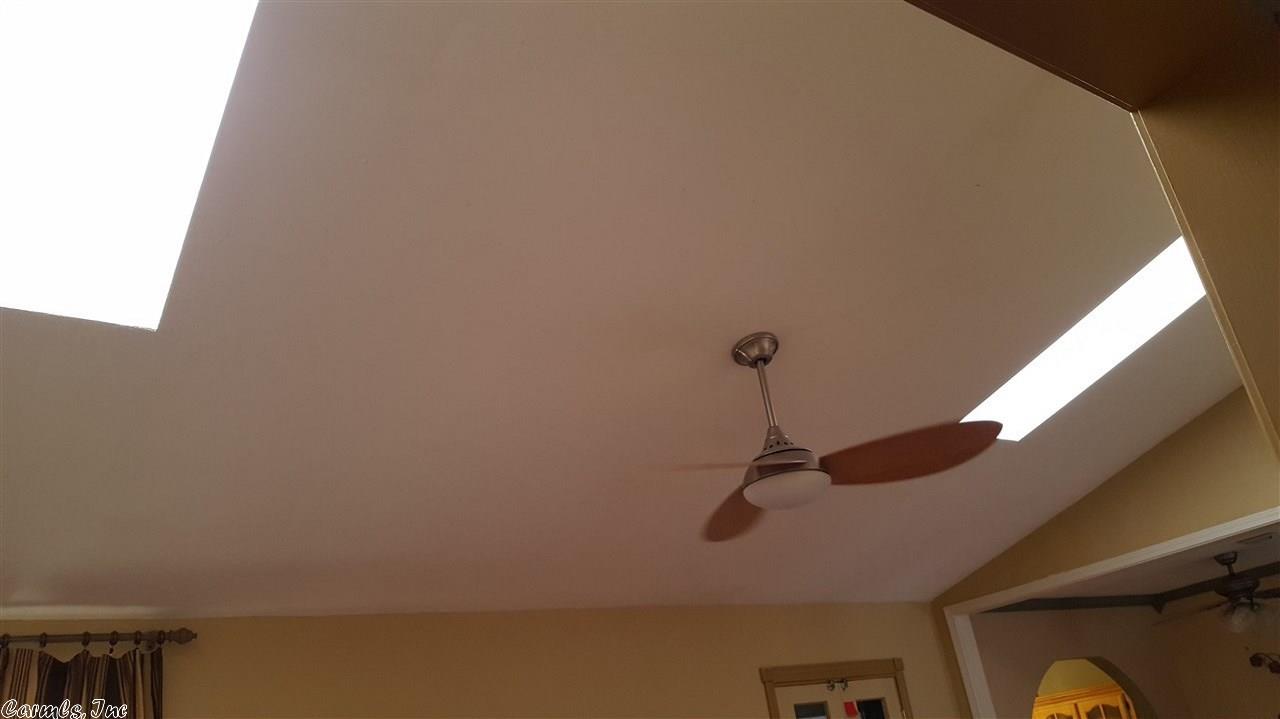 11 Smoking Oaks Drive, Maumelle, AR 72113