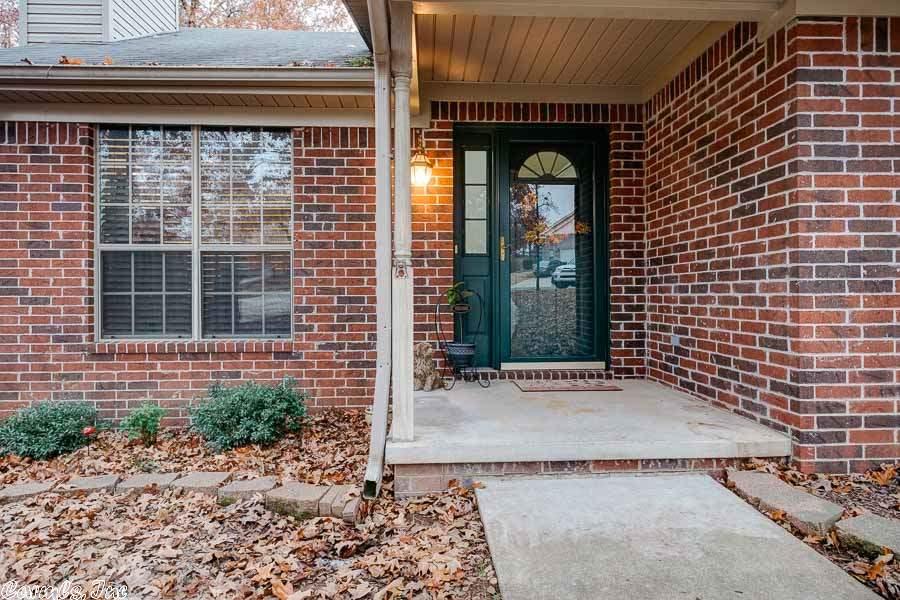 15 Green Oaks Cove, Maumelle, AR 72113
