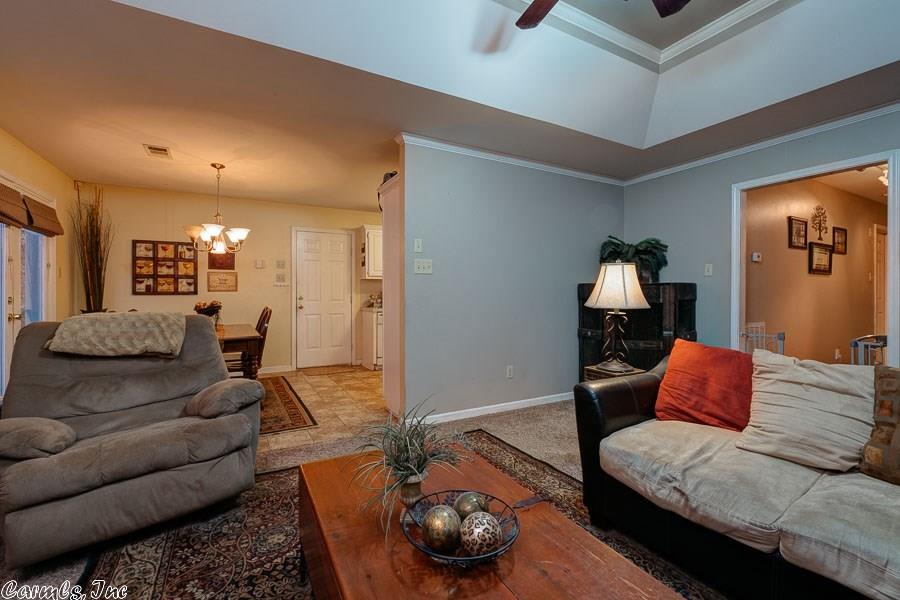 15 Green Oaks Cove, Maumelle, AR 72113