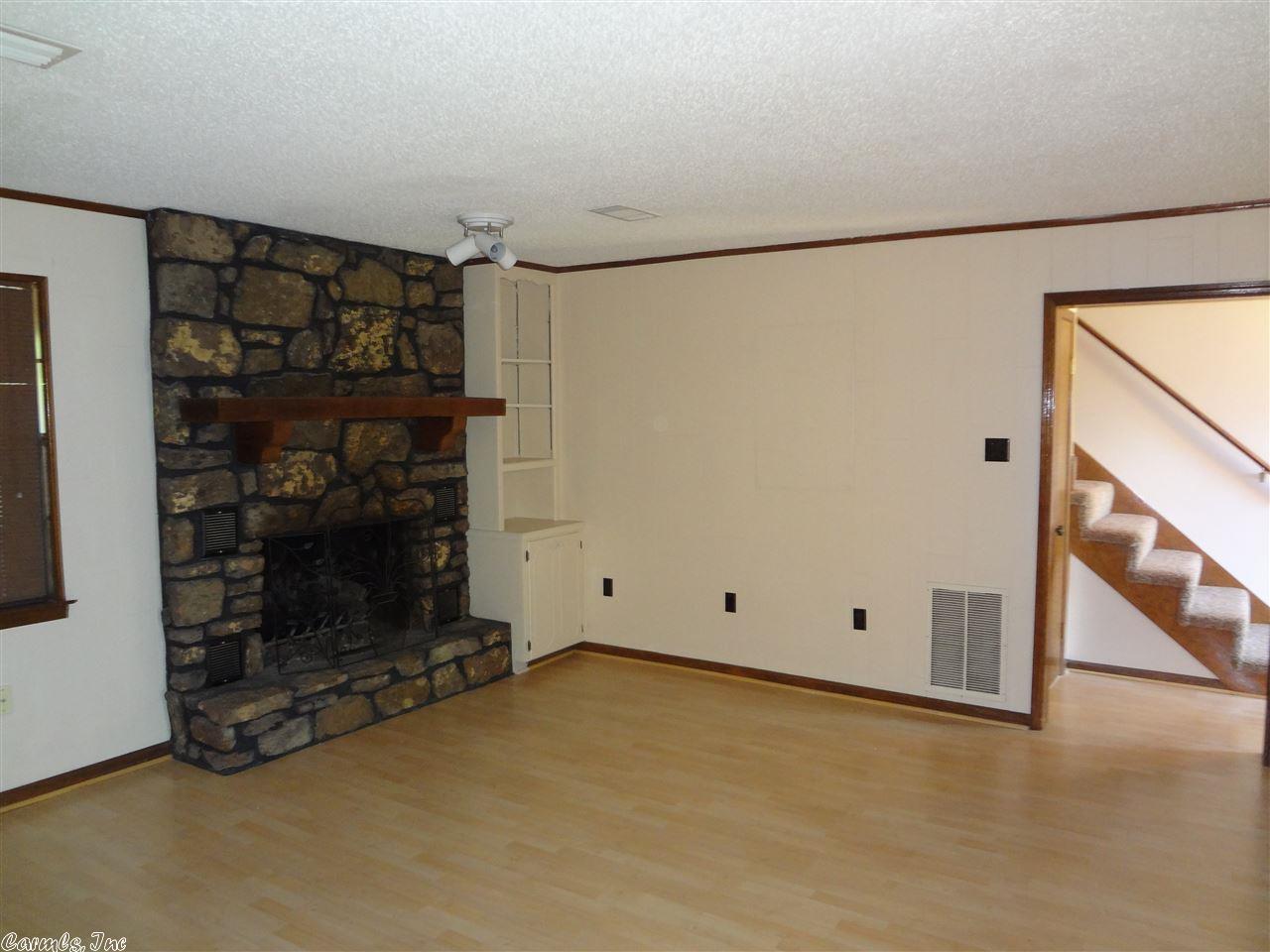 1 Piney Cove Manor, Maumelle, AR 72113