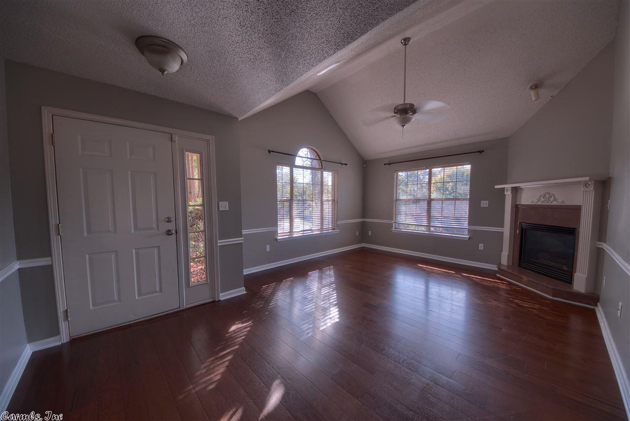 1 Garden Oaks Lane, Maumelle, AR 72113