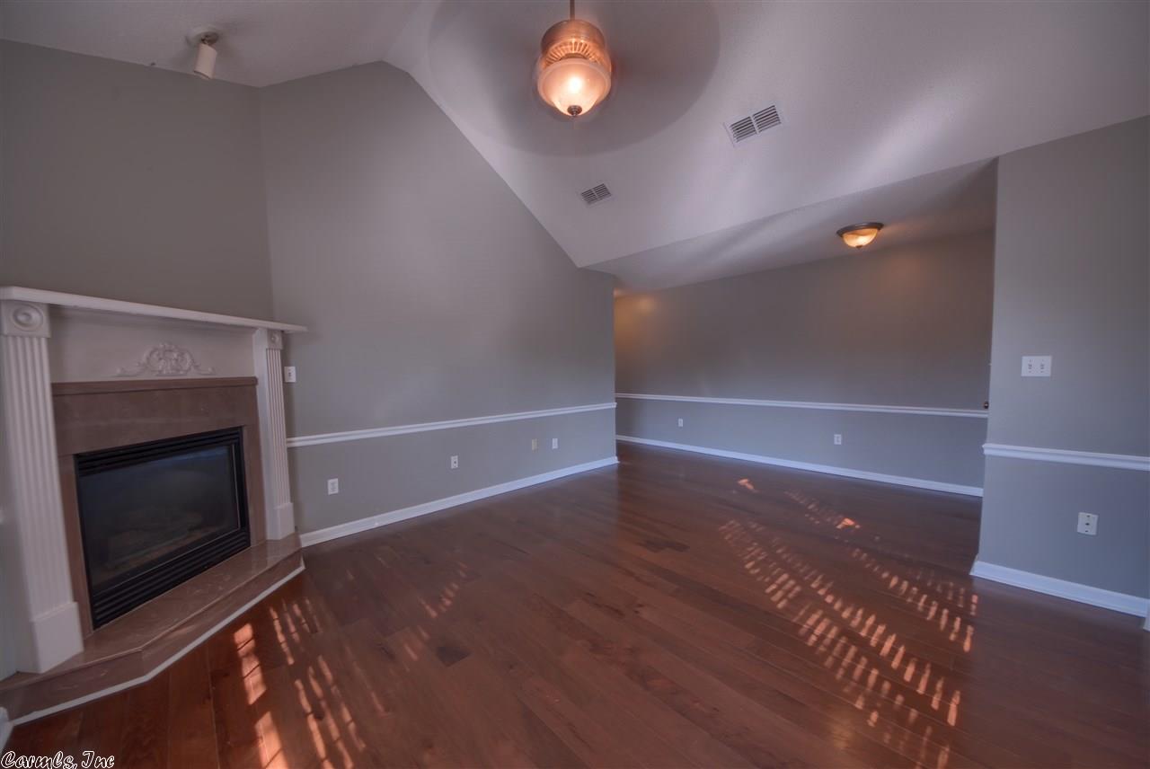 1 Garden Oaks Lane, Maumelle, AR 72113