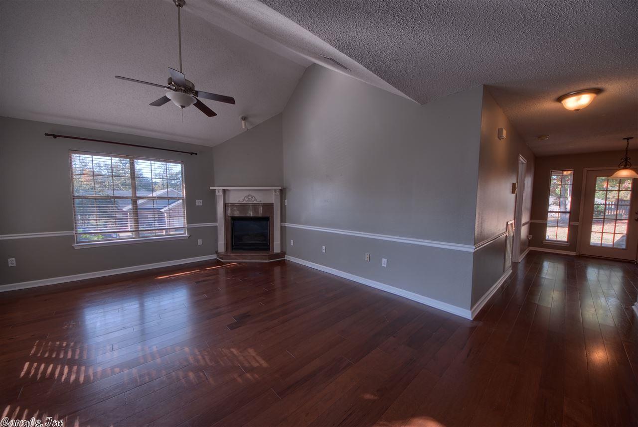 1 Garden Oaks Lane, Maumelle, AR 72113
