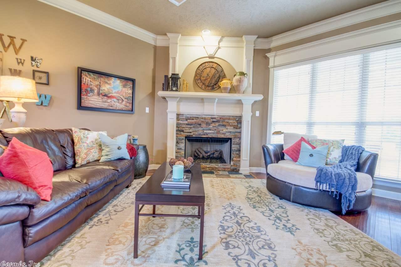 281 Lake Valley Drive, Maumelle, AR 72113