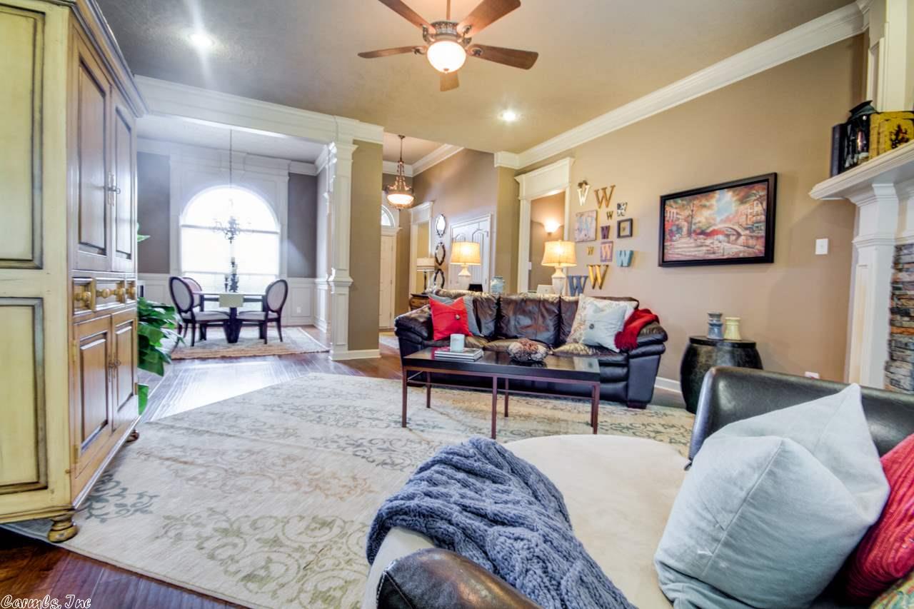 281 Lake Valley Drive, Maumelle, AR 72113