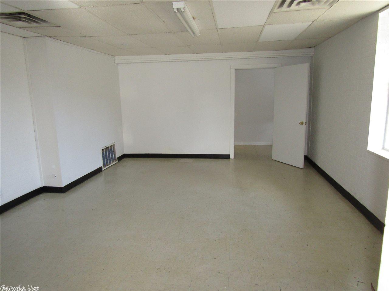 1001 west 33rd Street, North Little Rock, AR 72118