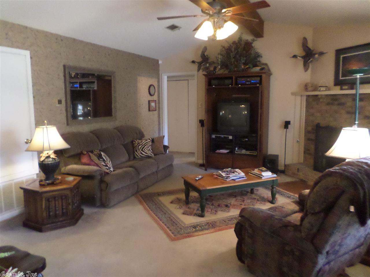 8409 Oak Ridge Rd, Sherwood, AR 72120